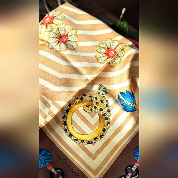 Must de Cartier Le Foulard Scarf - Picture 9 of 16